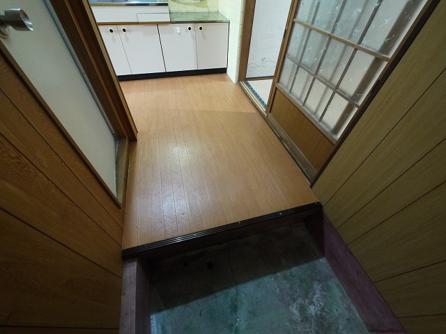ハイツヴィオラの玄関