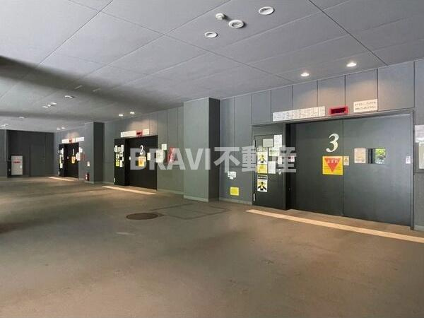 プレサンスレジェンド堺筋本町タワー BRAVI不動産の駐車場|プレサンスレジェンド堺筋本町タワー