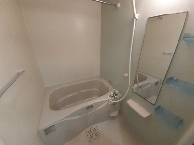 【浴室】 | ミルトプラッツⅡ | 落ち着いた空間のお風呂です