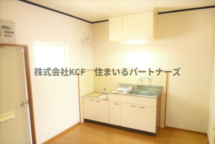 ファミリーハイツ津福の居間・リビング|使いやすい居間です