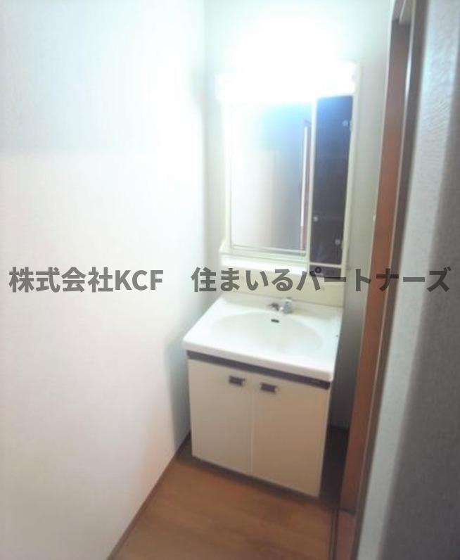 ファミリーハイツ津福の独立洗面台|独立洗面台です