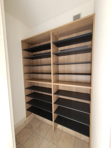 塩屋5丁目Ⅱ・新築戸建の玄関