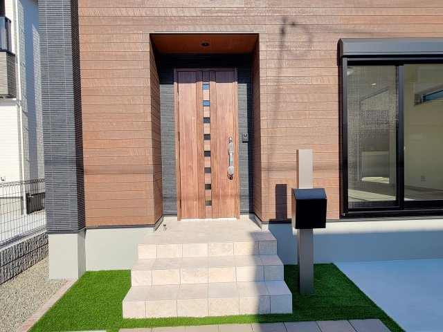 塩屋5丁目Ⅱ・新築戸建の玄関