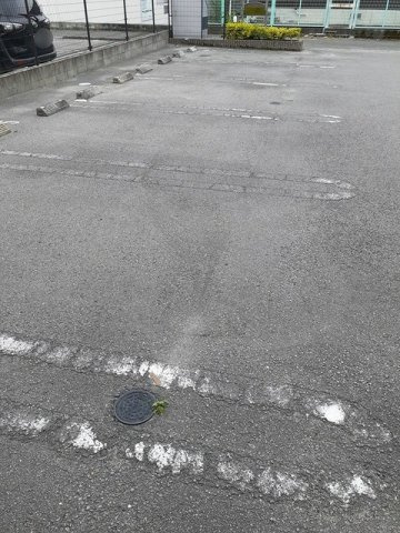 クローバーガーデンの駐車場