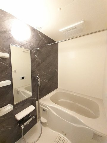 フォー　シュラインＢの浴室