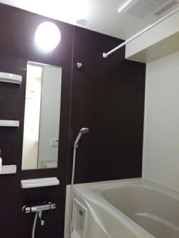 ルシール　名東Ｂの浴室