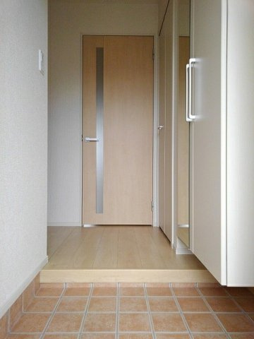 ルシール　名東Ｂの玄関