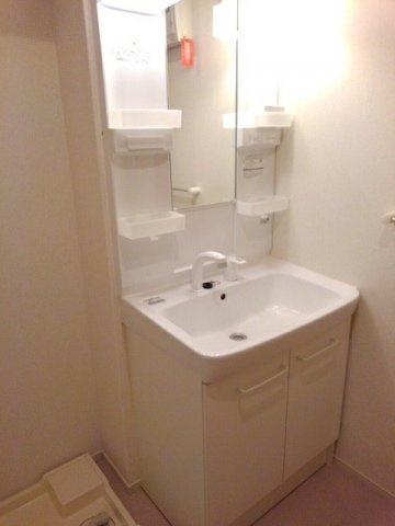 ルシール　名東Ｂの洗面所