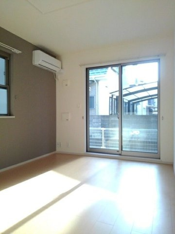 プリムローズ　南浜Ｂの居間・リビング