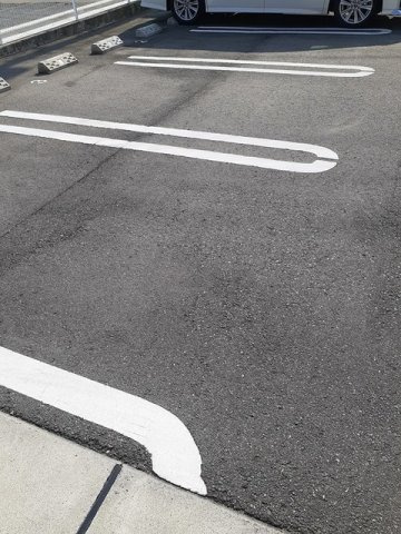 カーサ八万　Ⅱの駐車場