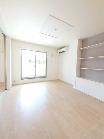 カーサ八万　Ⅱの居間・リビング