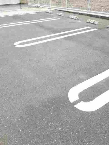 カーサ八万　Ⅰの駐車場