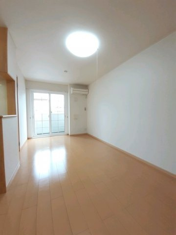 パピヨンの居間・リビング