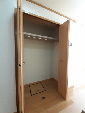 プリムローズ国府Ａの収納