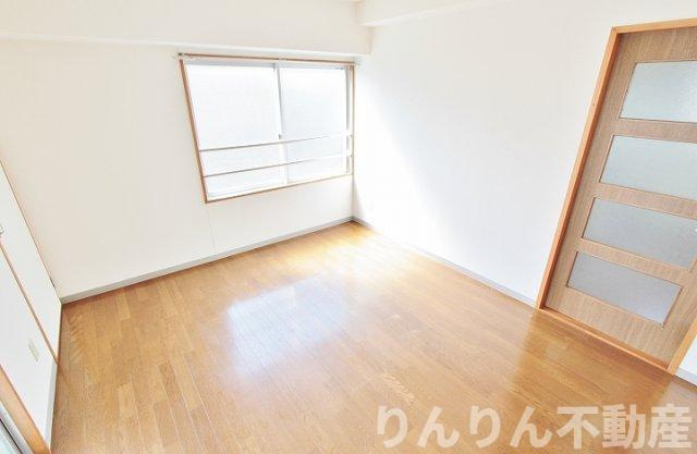 ベイシス東山手の居間・リビング|ゆったりとしたリビングです