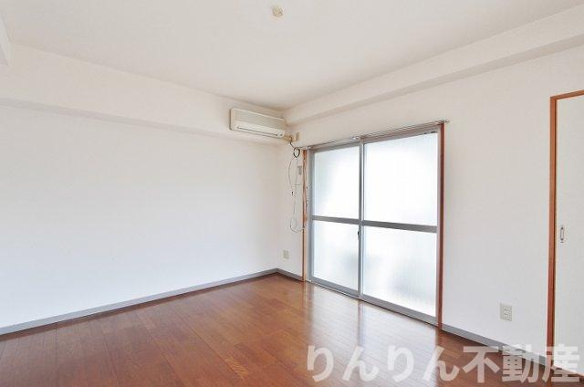 ベイシス東山手の居間・リビング|こちらの居間で趣味の時間をお楽しみください