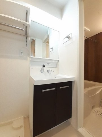 グランコート国府の洗面所