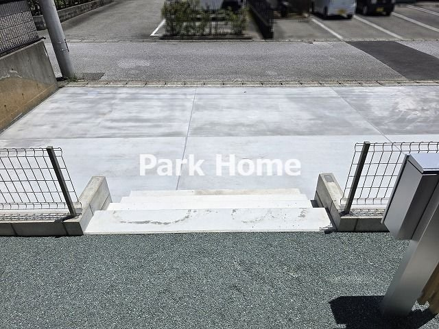 南国市緑ヶ丘3丁目-2期1棟- 新築戸建ての駐車場|1号地　2026.7月