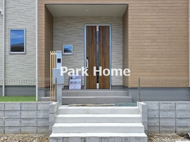 南国市緑ヶ丘3丁目-2期1棟- 新築戸建ての玄関|1号地　2026.5月末：建築中