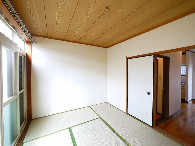 サンライズ三笠Ⅰの和室|日本らしい落ち着いた雰囲気の和室です