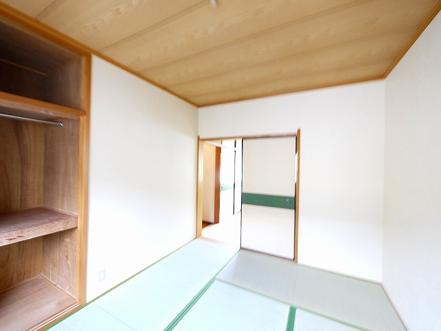 サンライズ三笠Ⅰの収納|たっぷりとした収納スペースです