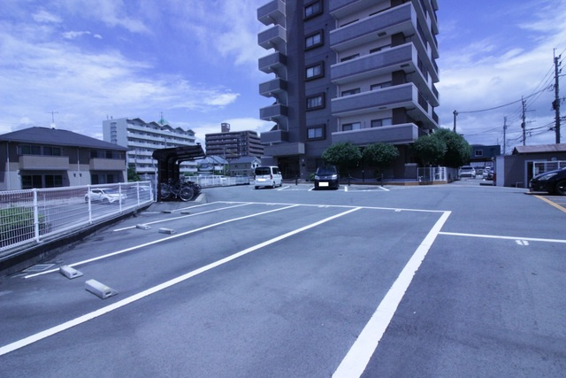 シャルムⅠ の駐車場