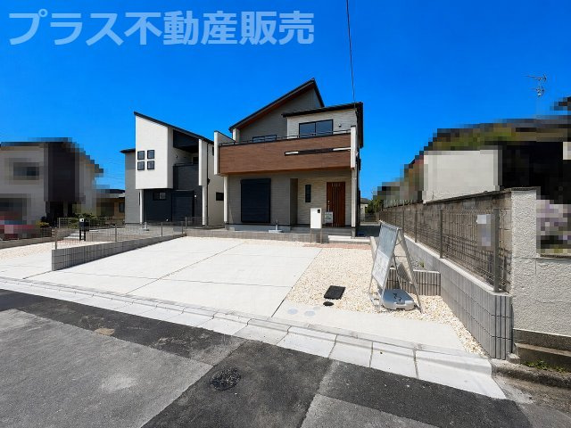 【外観】 | 福岡市東区美和台5丁目1期　2号棟（全2棟）【仲介手数料無料・0円】 | 現地写真。プラス不動産販売なら、現場の全ての棟をまとめてご見学頂けます。