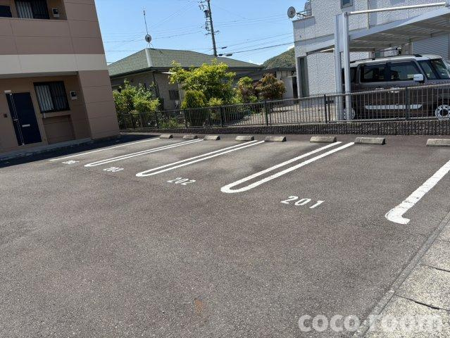 シェルティ　Ｆ１（エフワン）の駐車場
