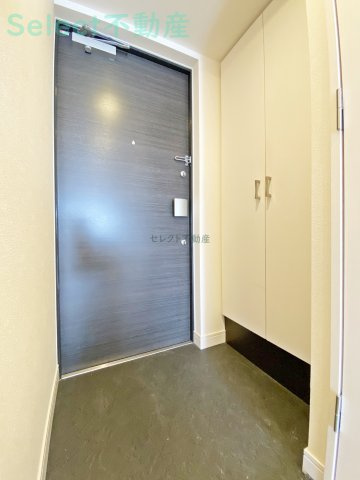 プレサンス新栄町ギャラントの玄関