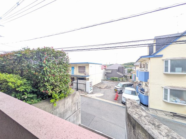 マイキャッスル椚田の展望|～1階住戸ですが、前面道路より高さがあります～