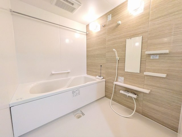 マイキャッスル椚田の浴室|～新規交換したキレイなバスルーム　気持ち良く湯船に浸かる事が出来ます～
