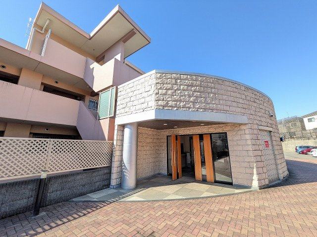 マイキャッスル椚田のエントランス|～管理形態は全部委託式　キレイにメンテナンスされているマンションです～