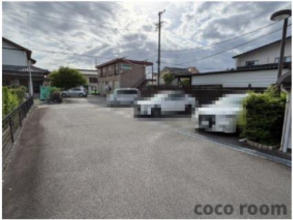 Ｋ・フォルティアの駐車場