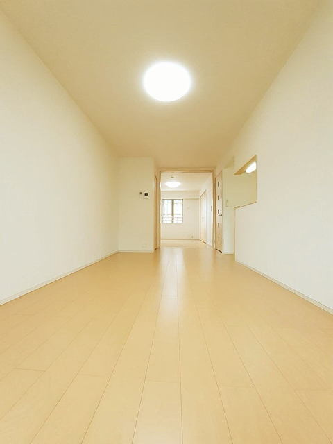 熊本市中央区本荘町のアパートの居間・リビング
