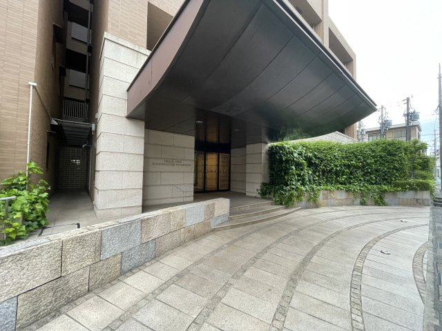 アーバンビュー甲子園口北町のエントランス