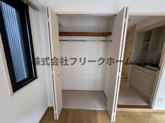 三鷹市下連雀３丁目の賃貸マンションの収納