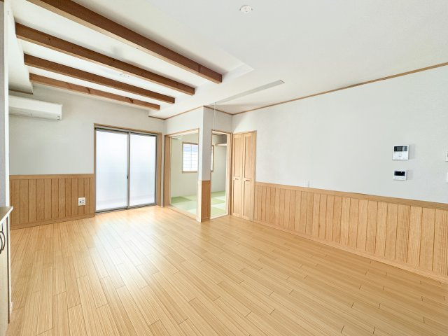 中央区萩丘一丁目の居間・リビング|プライバシー確保のため、家具を消してみました。イメージ画像です。