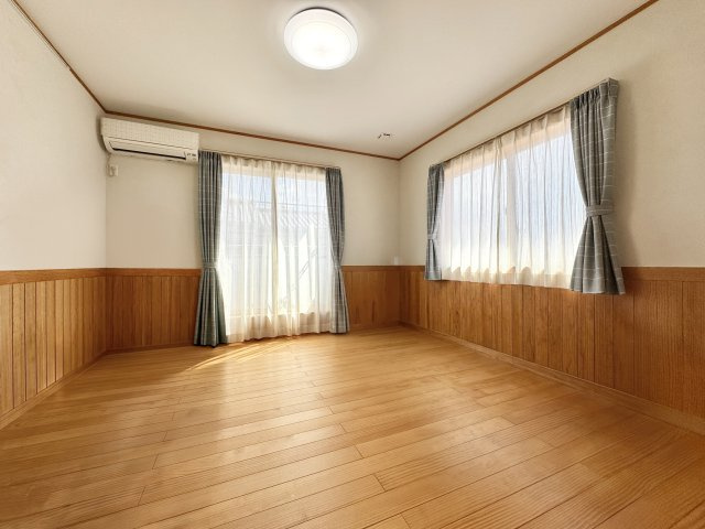 中央区萩丘一丁目の洋室|２Ｆ洋室です。プライバシー確保のため、家具を消してみました。イメージ画像です。