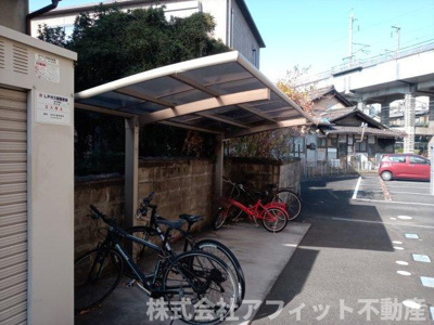 【その他共用部分】 | ディアス-U | 屋根付き駐輪場