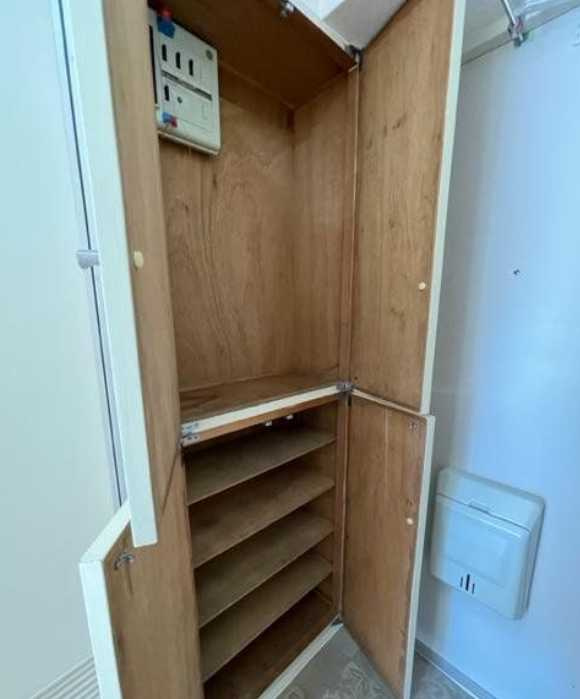 エクセル駒沢　駅近　南西角部屋　宅配BOXの収納