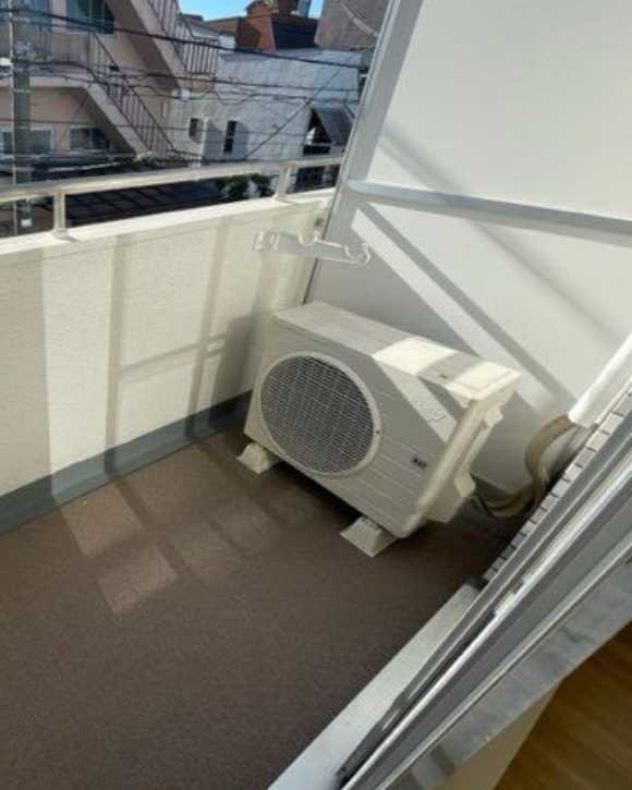 エクセル駒沢　駅近　南西角部屋　宅配BOXのバルコニー