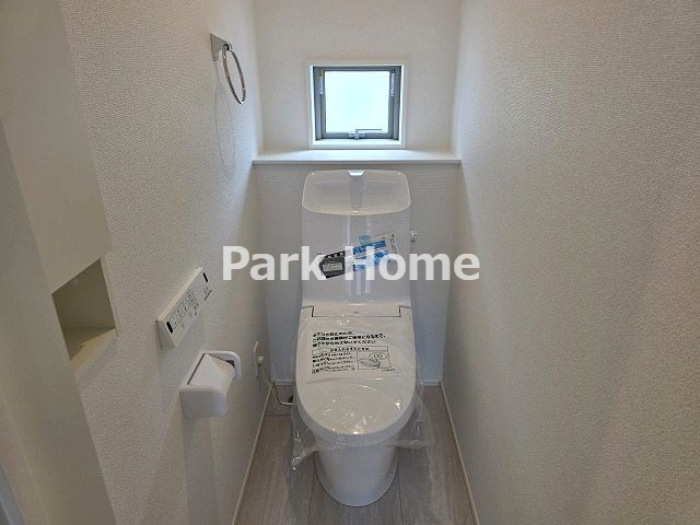 南国市緑ヶ丘3丁目-2期2棟- 新築戸建ての独立洗面台|２F:トイレ