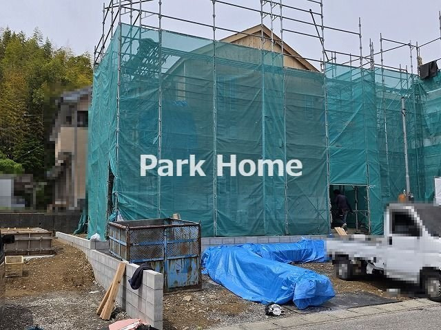 南国市緑ヶ丘3丁目-2期2棟- 新築戸建ての前面道路含む現地写真