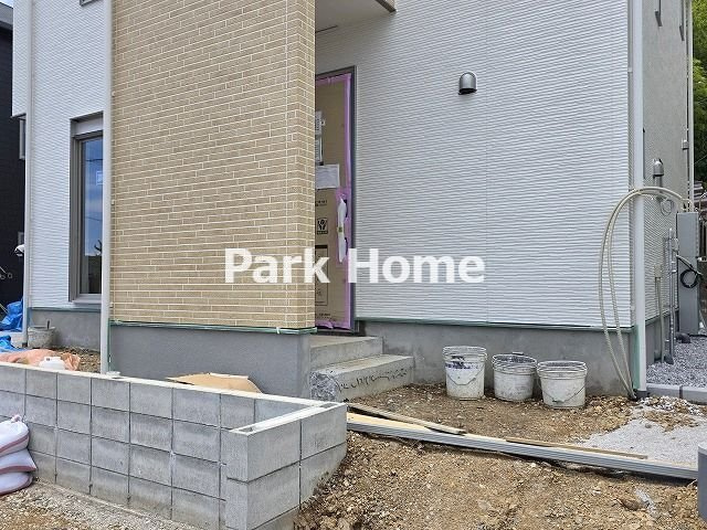 南国市緑ヶ丘3丁目-2期3棟- 新築戸建ての玄関