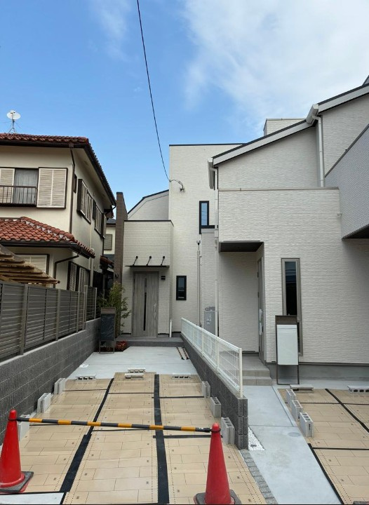 グランコンフォートPlus南甲子園2丁目II【3区画】の前面道路含む現地写真