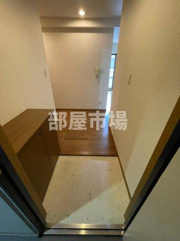 山田マンションの玄関