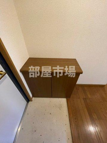 山田マンションの玄関|シューズボックス
