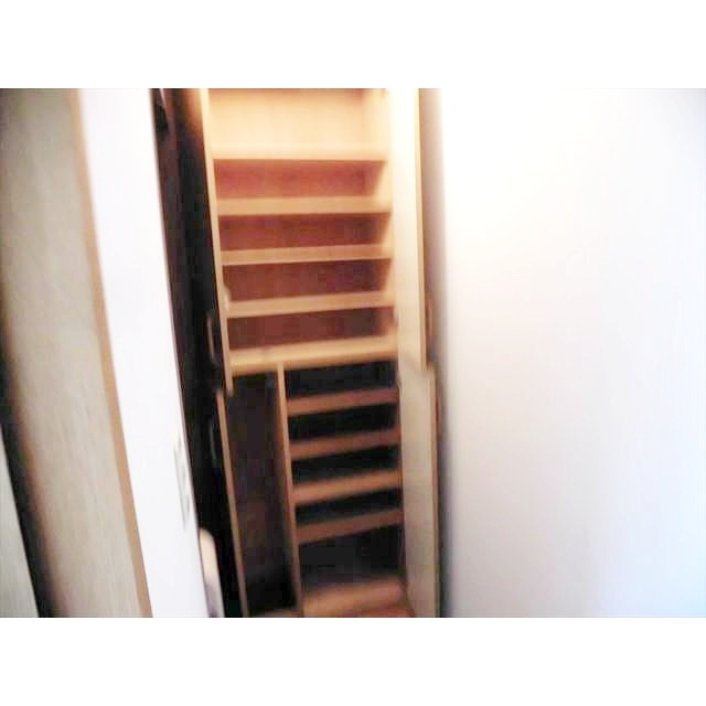 ラルジュ・アイの玄関