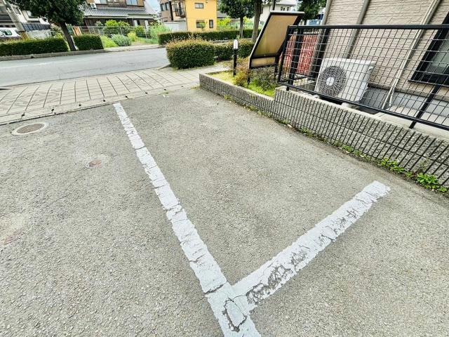 リバーサイド　弐番館の駐車場