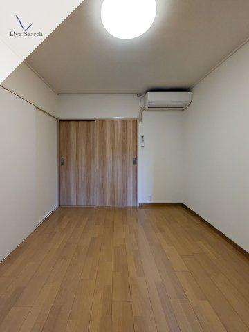 ニューライフ岡本の居間・リビング